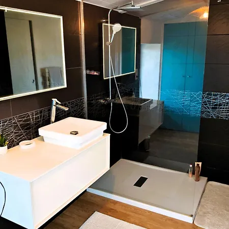 Dom wakacyjny Les Agapanthes D Elisabeth - Piscine Saint-Jean-dʼOrbetiers